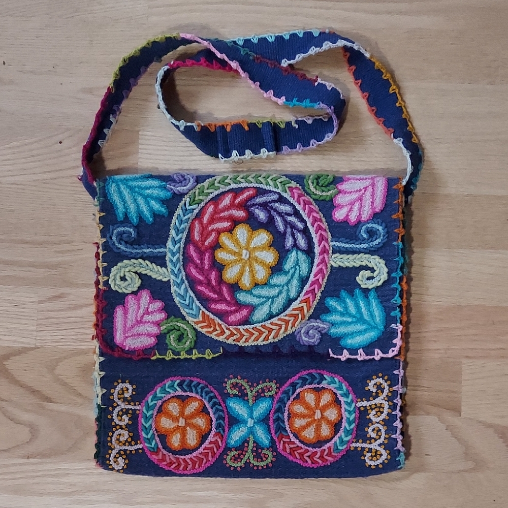 Alma Soul Peru Boho Floral Embroidered Wool Crossbody Bag